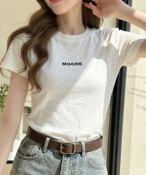 Ada.(エイダ)の「フロントミニロゴ ベーシックコンパクトTシャツ(Tシャツ/カットソー・レディース・グレー/ホワイト/ブラック・FREE)」の2枚目の写真