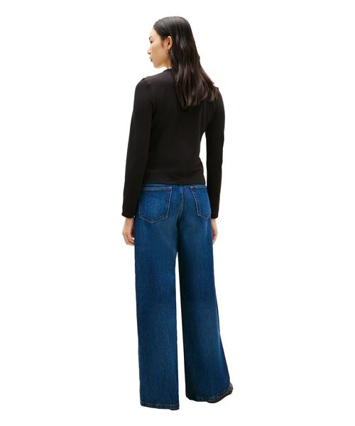 TOMMY HILFIGER（トミーヒルフィガー）の「コットンストレッチクルーネックロングスリーブTシャツ（Tシャツ/カットソー・レディース・ブラック・X-SMALL/MEDIUM/LARGE/SMALL）」の4枚目の写真