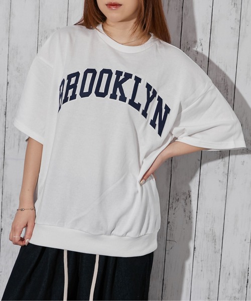 GORGE(ゴージ)の「《BROOKLYNカレッジロゴ》トレーナー/ストリート/春秋冬/全3色(スウェット・レディース・ネイビー/グレー/オフホワイト・F)」の3枚目の写真