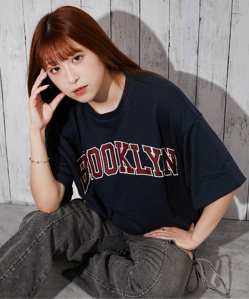 GORGE(ゴージ)の「《BROOKLYNカレッジロゴ》トレーナー/ストリート/春秋冬/全3色(スウェット・レディース・ネイビー/グレー/オフホワイト・F)」の5枚目の写真