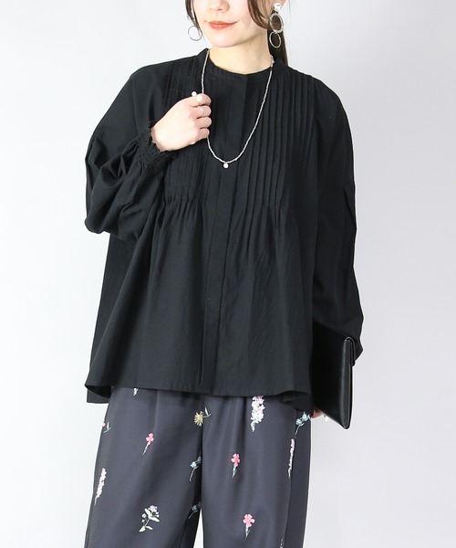 and it_(アンドイット)の「コットン長袖ピンタックブラウス(シャツ/ブラウス・レディース・ブラック/アイボリー/チェック/ストライプ・M-L)」の3枚目の写真
