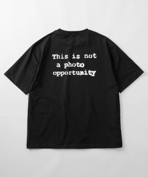 BRANDALISED（ブランダライズド）の「【70】【BRANDALISED/ブランダライズド】バンクシーアートグラフィック バックプリント クルーネックTシャツ/接触冷感/ストレッチ（Tシャツ/カットソー・メンズ・グレー系2/アイボリー系2/ブラック系2/グレー系/アイボリー系/ブラック系1/グレー系1/アイボリー系1/ブラック系・M/L）」の13枚目の写真