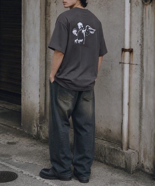 BRANDALISED(ブランダライズド)の「【70】【BRANDALISED/ブランダライズド】バンクシーアートグラフィック バックプリント クルーネックTシャツ/接触冷感/ストレッチ(Tシャツ/カットソー・メンズ・グレー系2/アイボリー系2/ブラック系2/グレー系/アイボリー系/ブラック系1/グレー系1/アイボリー系1/ブラック系・M/L)」の22枚目の写真