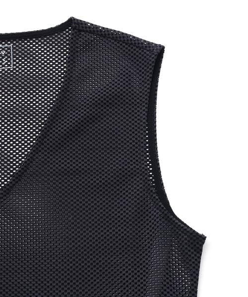 PEARLY GATES(パーリーゲイツ)の「【PG BODY】E/ストレッチメッシュスリーブレスカットソー(ベスト・メンズ・ホワイト/ネイビー・LARGE/MEDIUM/X-LARGE)」の6枚目の写真
