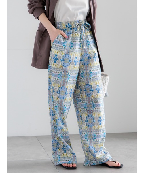 Te chichi（テチチ）の「【LIBERTY FABRICS】イージーパンツ（その他パンツ・レディース・ベージュ/ブルー・F）」の2枚目の写真