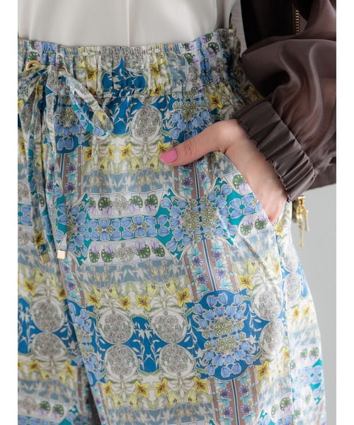 Te chichi（テチチ）の「【LIBERTY FABRICS】イージーパンツ（その他パンツ・レディース・ベージュ/ブルー・F）」の3枚目の写真