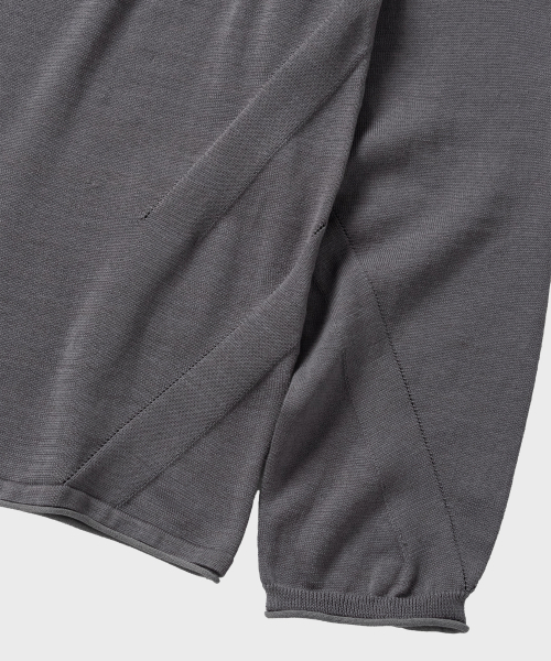 NONBLANK(ノンブランク)の「ファインゲージUネックLSニット_CHARCOAL(ニット/セーター・メンズ・チャコール・MEDIUM/LARGE/X-LARGE)」の4枚目の写真
