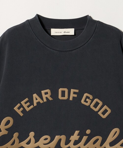 FOG ESSENTIALS(エフオージーエッセンシャルズ)の「<FEAR OF GOD ESSENTIALS>TRAINING 90S Tシャツ(Tシャツ/カットソー・メンズ・ダークグレー/ナチュラル・S/L/M/XS)」の4枚目の写真