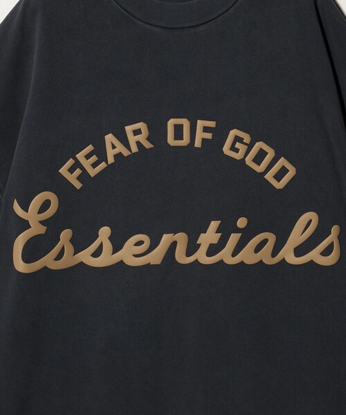 FOG ESSENTIALS(エフオージーエッセンシャルズ)の「<FEAR OF GOD ESSENTIALS>TRAINING 90S Tシャツ(Tシャツ/カットソー・メンズ・ダークグレー/ナチュラル・S/L/M/XS)」の6枚目の写真