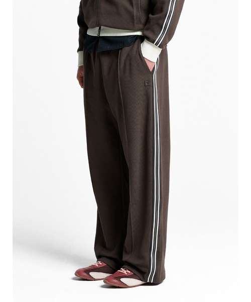 FILA(フィラ)の「1911 HERITAGE Track Pants(その他パンツ・メンズ・ブラック/ダークブラウン系・M/S/L/XL)」の22枚目の写真