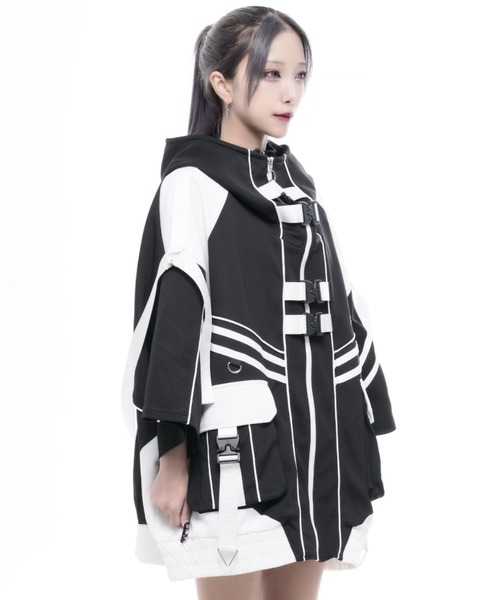 REFLEM INDUSTRY(レフレムインダストリー)の「『REFLEM INDUSTRY/レフレム インダストリー』HALF-SLEEVE SHELL HOODIE/サイバー切替ハイネックジャージパーカー(パーカー・レディース・ブラック/ブラック×ホワイト・FREE)」の22枚目の写真