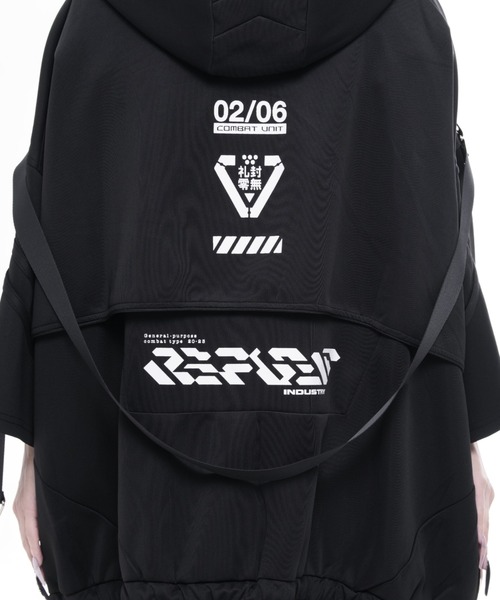 REFLEM INDUSTRY(レフレムインダストリー)の「『REFLEM INDUSTRY/レフレム インダストリー』HALF-SLEEVE SHELL HOODIE/サイバー切替ハイネックジャージパーカー(パーカー・レディース・ブラック/ブラック×ホワイト・FREE)」の13枚目の写真