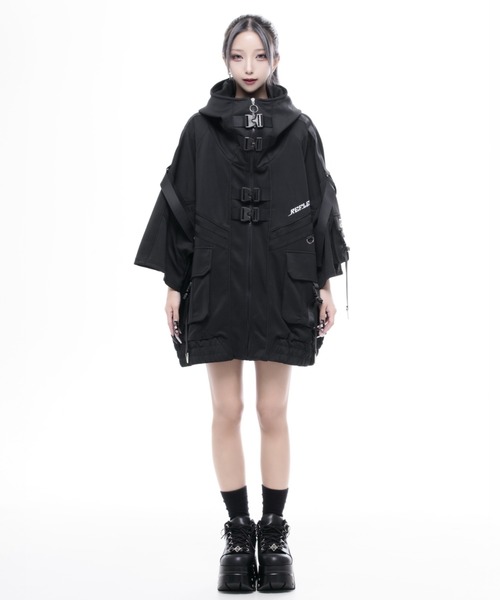 REFLEM INDUSTRY(レフレムインダストリー)の「『REFLEM INDUSTRY/レフレム インダストリー』HALF-SLEEVE SHELL HOODIE/サイバー切替ハイネックジャージパーカー(パーカー・レディース・ブラック/ブラック×ホワイト・FREE)」の12枚目の写真