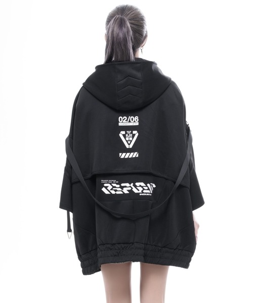 REFLEM INDUSTRY(レフレムインダストリー)の「『REFLEM INDUSTRY/レフレム インダストリー』HALF-SLEEVE SHELL HOODIE/サイバー切替ハイネックジャージパーカー(パーカー・レディース・ブラック/ブラック×ホワイト・FREE)」の8枚目の写真