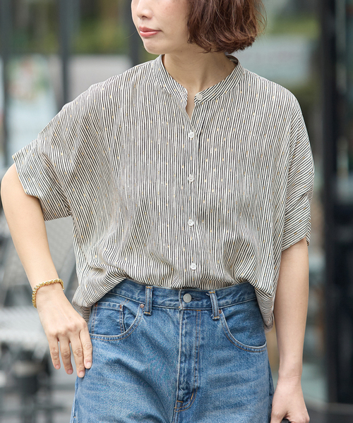 journal standard L'essage（ジャーナルスタンダードレサージュ）の「《追加》DEVEAUX GOLDラメモノトーンシャツ（シャツ/ブラウス・レディース・アイボリー/ブラック・FREE）」の2枚目の写真