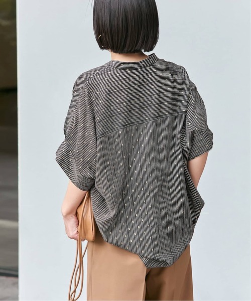 journal standard L'essage（ジャーナルスタンダードレサージュ）の「《追加》DEVEAUX GOLDラメモノトーンシャツ（シャツ/ブラウス・レディース・アイボリー/ブラック・FREE）」の7枚目の写真