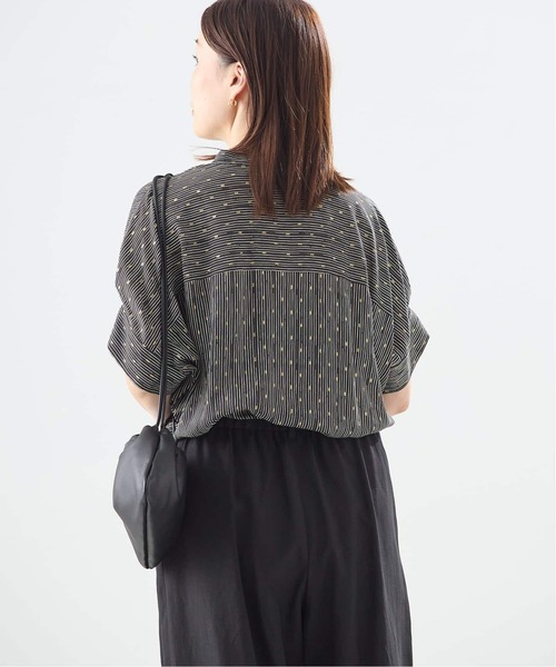 journal standard L'essage（ジャーナルスタンダードレサージュ）の「《追加》DEVEAUX GOLDラメモノトーンシャツ（シャツ/ブラウス・レディース・アイボリー/ブラック・FREE）」の12枚目の写真