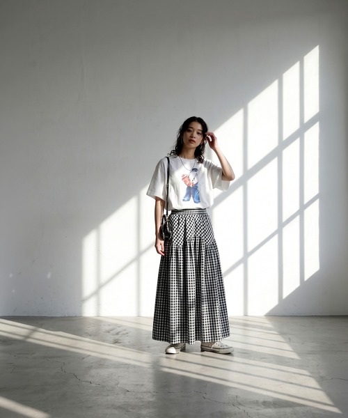 antiqua(アンティカ)の「ギンガムチェック ロング フレア タック スカート(スカート・レディース・ブラック・ONESIZE)」の6枚目の写真