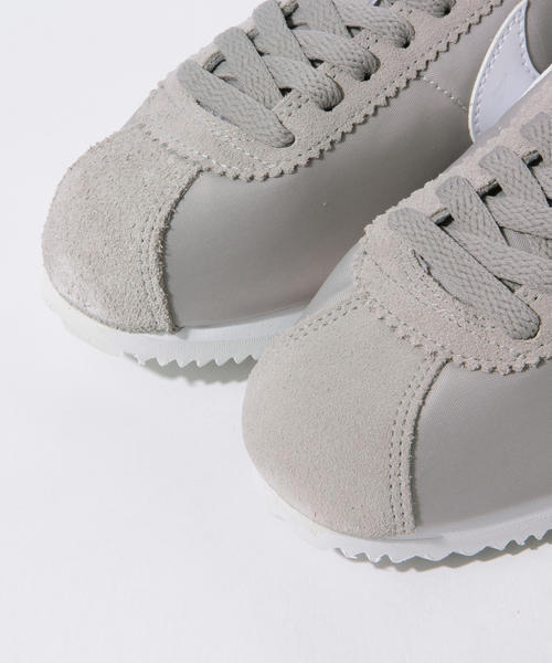 NIKE（ナイキ）の「NIKE / クラシック コルテッツ ナイロン (807472)（スニーカー・レディース・ライトグレー/ブラック・24/24.5/25/25.5）」の6枚目の写真