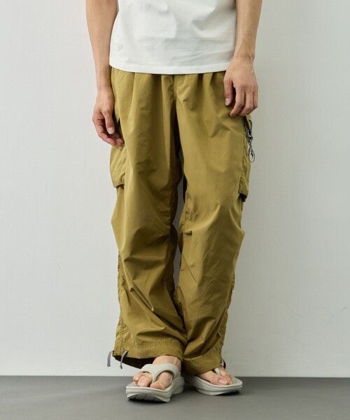 and wander(アンドワンダー)の「【and wander/アンドワンダー】OVERSIZED CARGO PANTS(カーゴパンツ・メンズ・ライトグレー/カーキ/ブラック・L/M)」の3枚目の写真