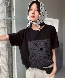 【NOWLE】フラワープリント スクエアグラフィック 半袖 Tシャツ / モノトーンフラワー