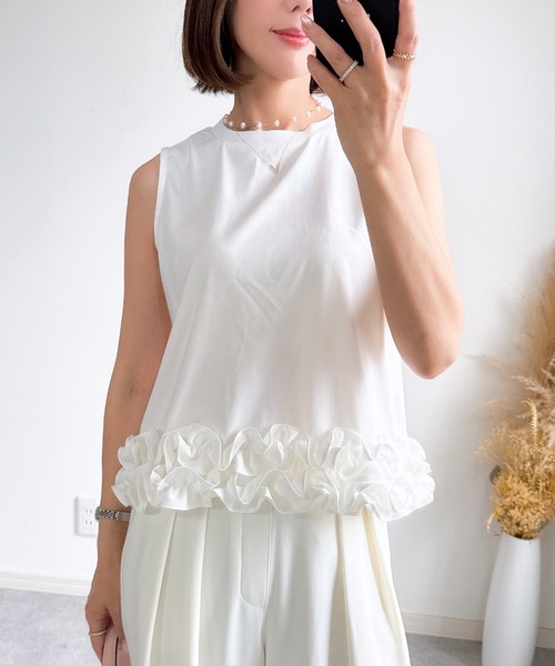 &. NOSTALGIA(アンドドットノスタルジア)の「【ZOZO限定】裾フリルノースリトップス(接触冷感・UVカット)(Tシャツ/カットソー・レディース・オフホワイト/ブラック・M)」の17枚目の写真