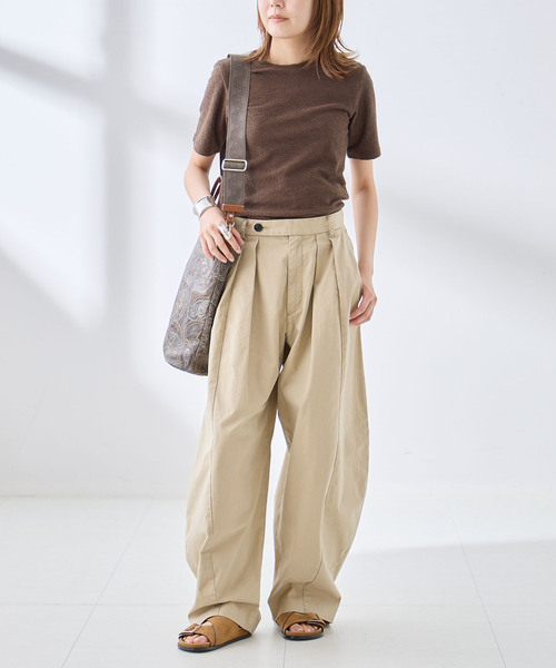journal standard L'essage(ジャーナルスタンダードレサージュ)の「別注 A VACATION/ア バケーション ROAM SLIM-L バッグ(ショルダーバッグ・レディース・チャコールグレー・FREE)」の4枚目の写真