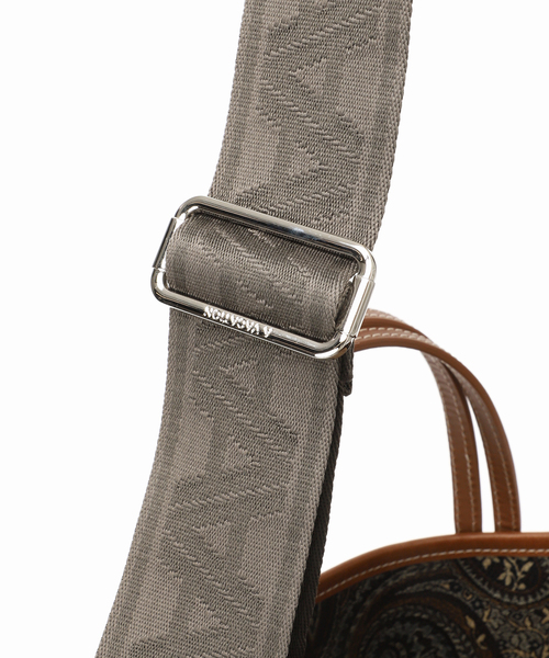 journal standard L'essage(ジャーナルスタンダードレサージュ)の「別注 A VACATION/ア バケーション ROAM SLIM-L バッグ(ショルダーバッグ・レディース・チャコールグレー・FREE)」の13枚目の写真