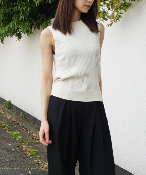 Alt due(オルトデュー)の「【Alt due/オルト デュー】ノースリーブサマーニットバッククロス(その他トップス・レディース・ブラック/アイボリー・FREE)」の3枚目の写真