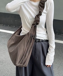 【A4対応大容量／PC収納】【ユニセックス】チェック柄サイドポケットシャーリングビッグショルダーバッグ トラベルバッグ