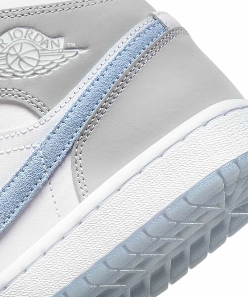 JORDAN BRAND（ジョーダンブランド）の「エア ジョーダン 1 MID ウィメンズシューズ / Air Jordan 1 Mid Women's Shoes BQ6472-105 White（スニーカー・レディース・ホワイト・23.5/26/25.5/25/23/22.5/22/24.5/24）」の8枚目の写真