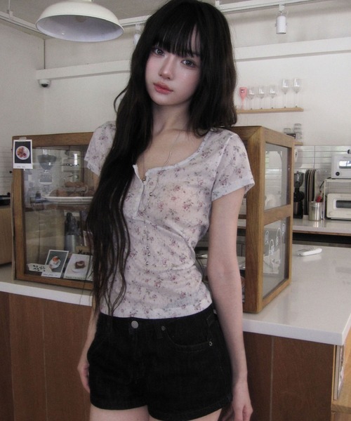 modimood(モディムード)の「フラワーヘンリーネックシアー半袖Tシャツ(Tシャツ/カットソー・レディース・オートミール・FREE)」の3枚目の写真