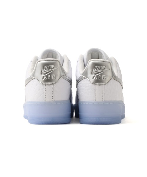 NIKE(ナイキ)の「NIKE AIR FORCE 1 '07 / ナイキ エア フォース 1 '07【SP】(スニーカー・メンズ・ホワイト・29.0cm/28.5cm/28.0cm/27.5cm/27.0cm/26.5cm/26.0cm/25.5cm)」の3枚目の写真