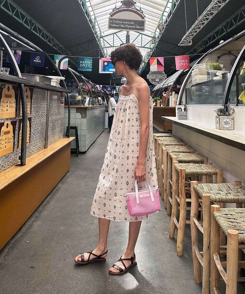 q bag paris(キューバッグパリ)の「nest zip super mini ネストジップ スーパーミニ ショルダーバッグ(ショルダーバッグ・レディース・ホワイト/ロイヤルブルー/ターコイズブルー/ライトピンク/ピンク/フューシャピンク/ライム/レッド/ローズ/アッシュグレー/ラベンダー/グレー・FREE)」の12枚目の写真
