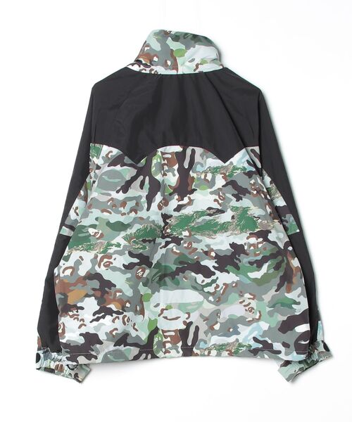 A BATHING APE(アベイシングエイプ)の「HYBRID CAMO SNOWBOARD JACKET(ミリタリージャケット・メンズ・マルチ/オリーブ・X-LARGE/LARGE/MEDIUM/SMALL)」の10枚目の写真