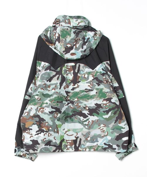 A BATHING APE(アベイシングエイプ)の「HYBRID CAMO SNOWBOARD JACKET(ミリタリージャケット・メンズ・マルチ/オリーブ・X-LARGE/LARGE/MEDIUM/SMALL)」の3枚目の写真