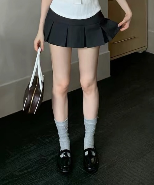 Vipoa(ヴィポア)の「Layered micro mini skirt pants(その他パンツ・レディース・ブラック/グレー・MEDIUM/SMALL)」の17枚目の写真