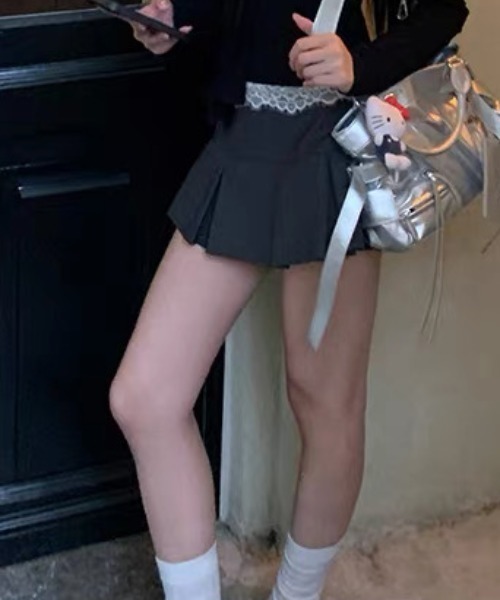 Vipoa(ヴィポア)の「Layered micro mini skirt pants(その他パンツ・レディース・ブラック/グレー・MEDIUM/SMALL)」の12枚目の写真