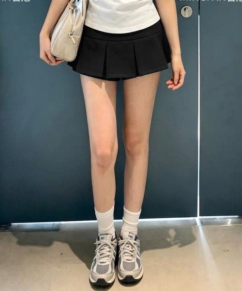Vipoa(ヴィポア)の「Layered micro mini skirt pants(その他パンツ・レディース・ブラック/グレー・MEDIUM/SMALL)」の4枚目の写真