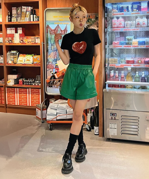 LOTSYOU(ロッツユー)の「LOTSYOU_THE FRIEND HEART CANDY Tee Black(Tシャツ/カットソー・レディース・その他・OS)」の3枚目の写真