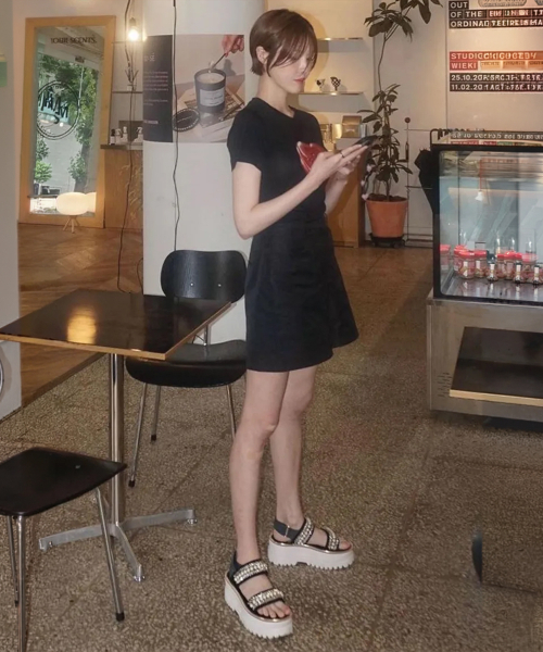 LOTSYOU(ロッツユー)の「LOTSYOU_THE FRIEND HEART CANDY Tee Black(Tシャツ/カットソー・レディース・その他・OS)」の4枚目の写真