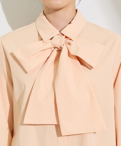 INDIVI(インディヴィ)の「【接触冷感/ストレッチ◎】取外し可ボウタイシャツ(シャツ/ブラウス・レディース・ライトブルー/オレンジ系/ホワイト・38/34/15 /13/05/19)」の21枚目の写真