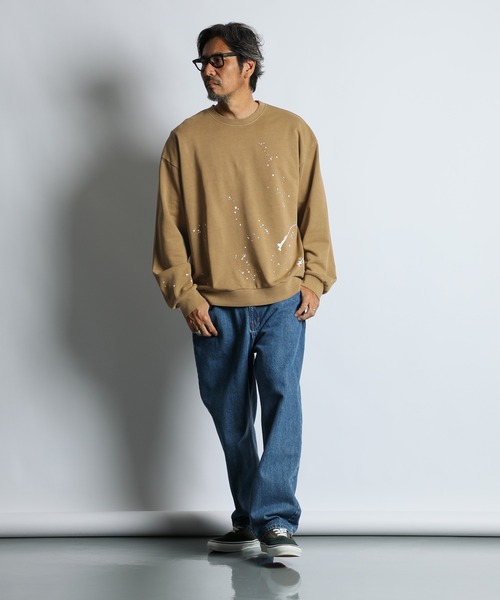 The DUFFER of ST.GEORGE(ザダファーオブセントジョージ)の「【WEB限定アイテム】SPLATTER USED SWEAT CREW:セットアップ対応 ペイントプリント ユーズドライク スウェット / スプラッターデザイン / ピグメント加工(スウェット・メンズ・ブラウン/スミクロ・LARGE/X-LARGE/MEDIUM/SMALL)」の14枚目の写真