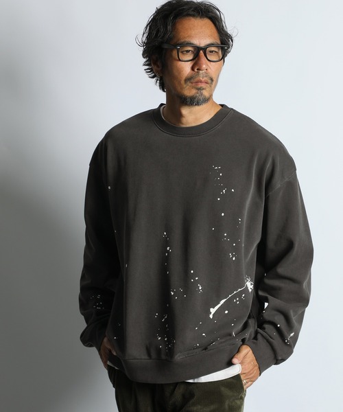 The DUFFER of ST.GEORGE(ザダファーオブセントジョージ)の「【WEB限定アイテム】SPLATTER USED SWEAT CREW:セットアップ対応 ペイントプリント ユーズドライク スウェット / スプラッターデザイン / ピグメント加工(スウェット・メンズ・ブラウン/スミクロ・LARGE/X-LARGE/MEDIUM/SMALL)」の11枚目の写真