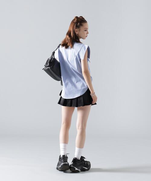 ROYAL FLASH（ロイヤルフラッシュ）の「MAVYTH/メヴィス/MULTI POCKET SHOULDER BAG（ショルダーバッグ・レディース・ブラック/アイボリー/ブラウン・F）」の21枚目の写真