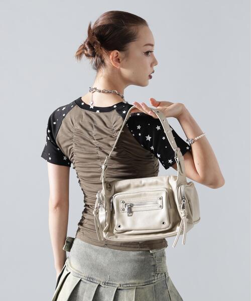 ROYAL FLASH（ロイヤルフラッシュ）の「MAVYTH/メヴィス/MULTI POCKET SHOULDER BAG（ショルダーバッグ・レディース・ブラック/アイボリー/ブラウン・F）」の4枚目の写真