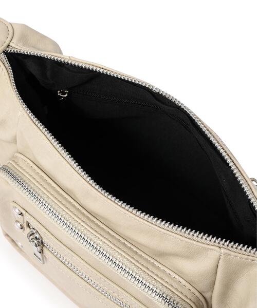 ROYAL FLASH（ロイヤルフラッシュ）の「MAVYTH/メヴィス/MULTI POCKET SHOULDER BAG（ショルダーバッグ・レディース・ブラック/アイボリー/ブラウン・F）」の15枚目の写真