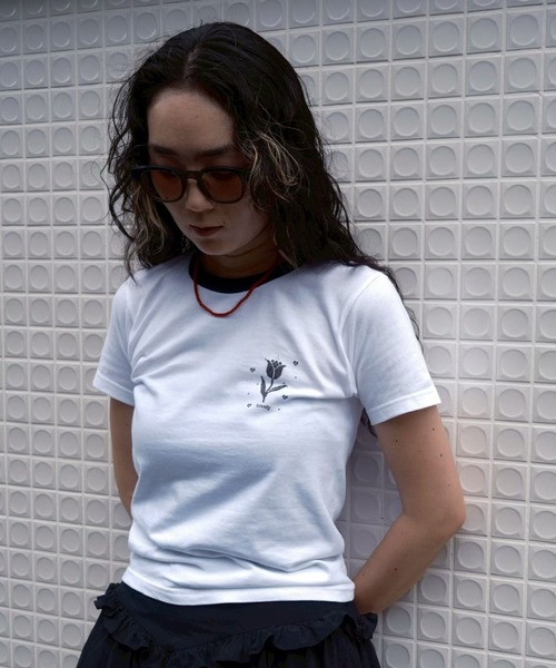 BLOOMING CHARM(ブルーミングチャーム)の「Lovely Tulip Mini T-shirt(Tシャツ/カットソー・レディース・レッド/ネイビー/ブラック・ONE SIZE)」の4枚目の写真