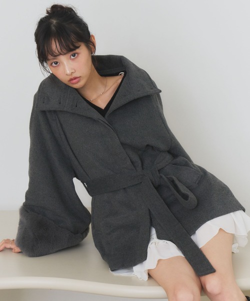 archives(アルシーヴ)の「ファーカフスミドルポンチョコート(その他アウター・レディース・ブラック/アイボリー/チャコールグレー・MEDIUM)」の11枚目の写真