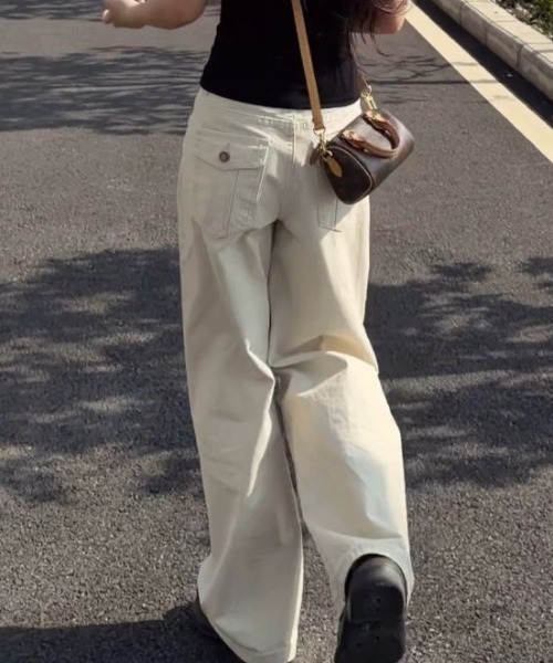 SHERU（シェル）の「バックフラップポケット  ワイドデニムパンツ（デニムパンツ・レディース・アイボリー・M/L/S）」の17枚目の写真
